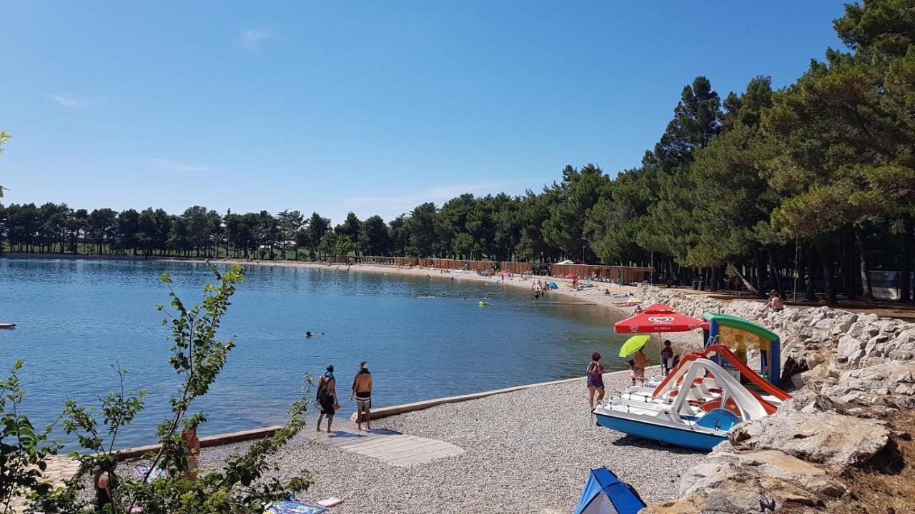 Apartments Mirella Novigrad Istria Eksteriør bilde