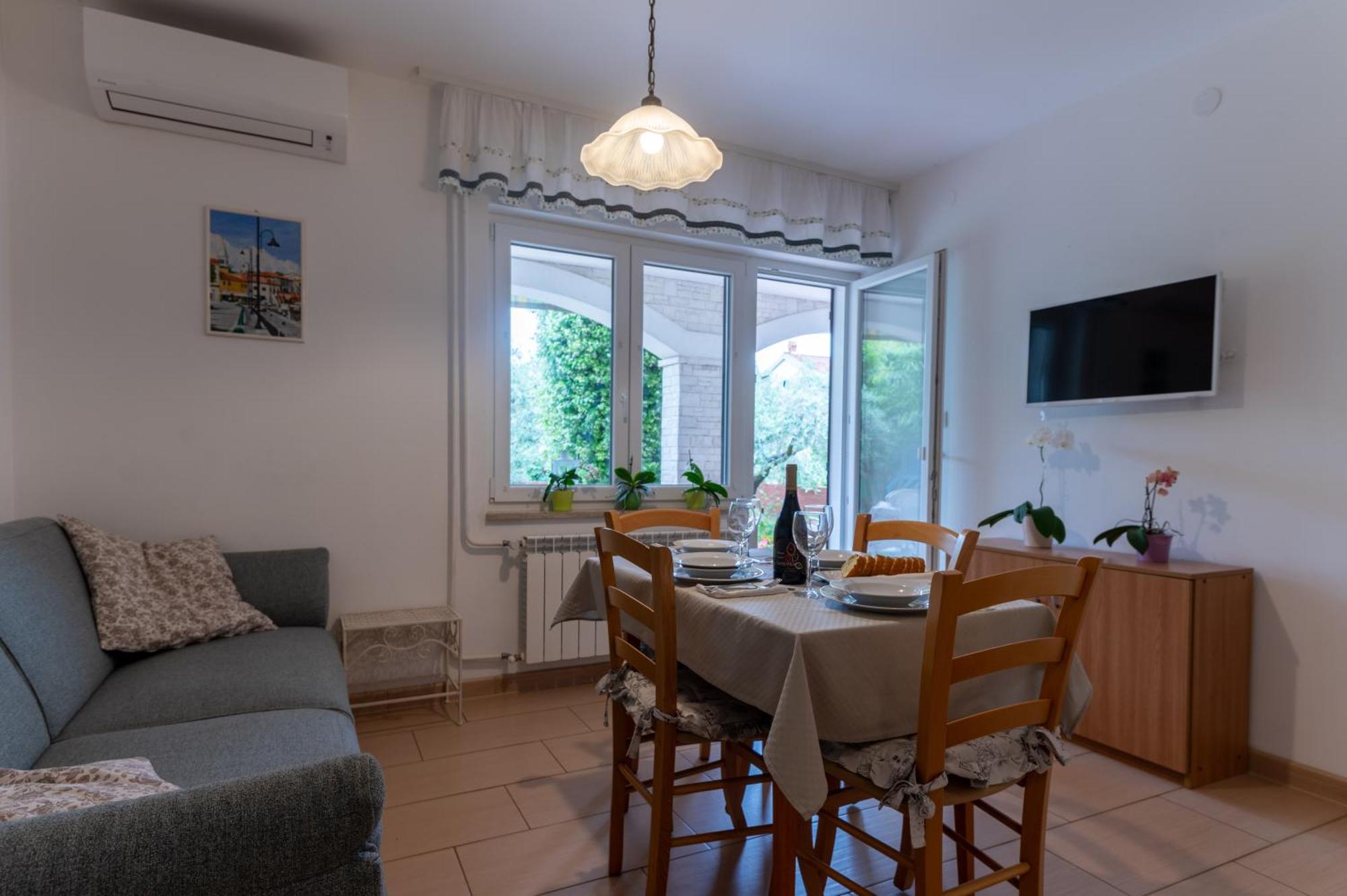 Apartments Mirella Novigrad Istria Eksteriør bilde