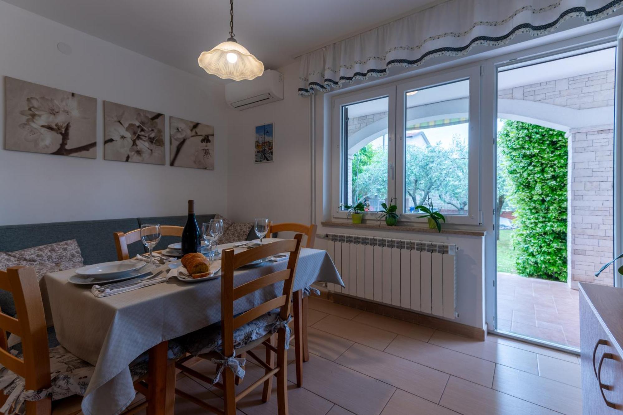 Apartments Mirella Novigrad Istria Eksteriør bilde