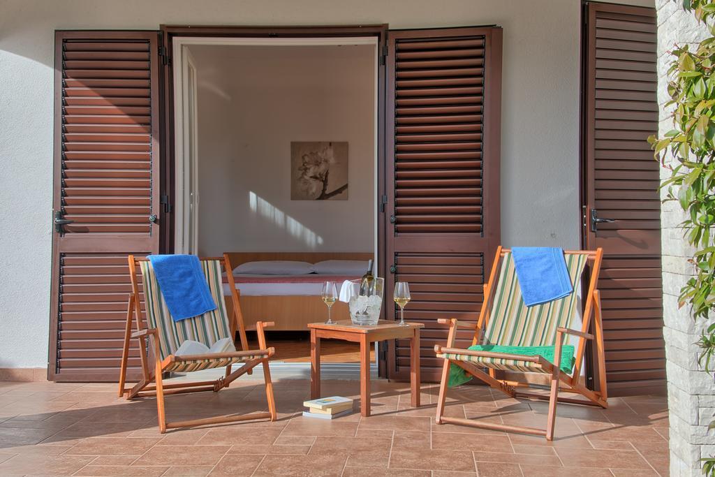 Apartments Mirella Novigrad Istria Eksteriør bilde