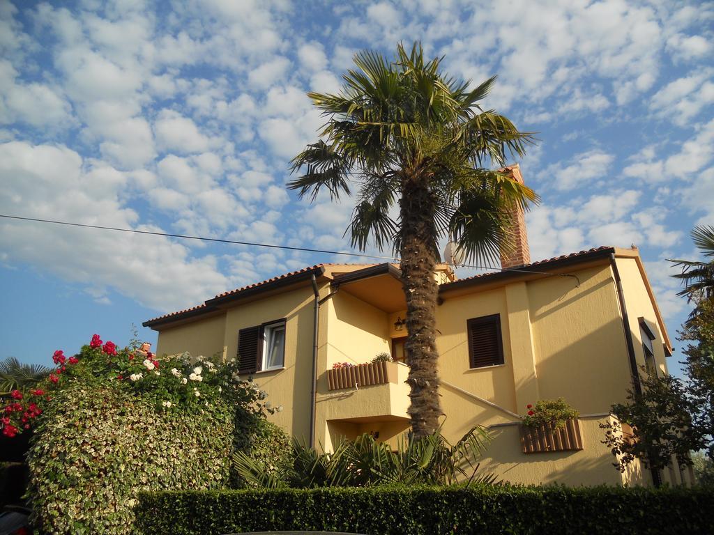 Apartments Mirella Novigrad Istria Eksteriør bilde